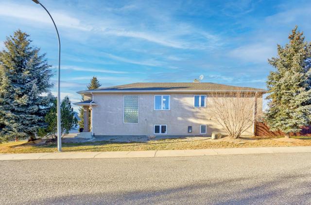 221 Heritage Crescent W, House detached with 4 bedrooms, 3 bathrooms and 4 parking in Lethbridge AB | Image 35
