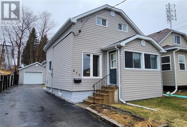 433 Eva Avenue, House detached with 2 bedrooms, 2 bathrooms and null parking in Greater Sudbury ON | Image 1