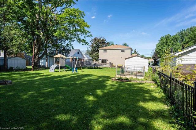 1661 8th Avenue E, House detached with 3 bedrooms, 1 bathrooms and 4 parking in Owen Sound ON | Image 47