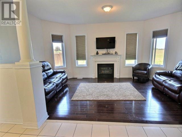 1991 Riverton St, House detached with 4 bedrooms, 3 bathrooms and 4 parking in Oshawa ON | Image 8
