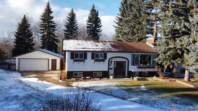 10128 85 Avenue, House detached with 3 bedrooms, 2 bathrooms and 6 parking in Grande Prairie AB | Image 2
