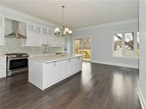 895 Cosburn Ave, House detached with 4 bedrooms, 4 bathrooms and 2 parking in Toronto ON | Image 6