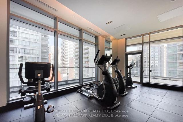 4702 - 2221 Yonge St, Condo with 2 bedrooms, 2 bathrooms and 1 parking in Toronto ON | Image 13