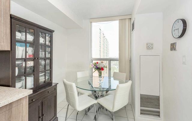1704 - 135 Hillcrest Ave, Condo with 2 bedrooms, 2 bathrooms and 1 parking in Mississauga ON | Image 9