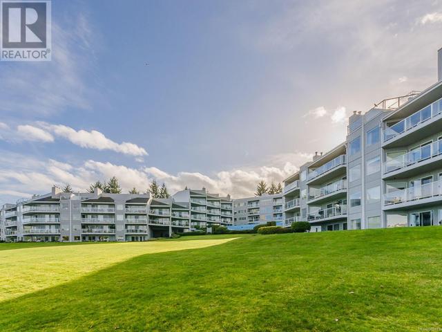 205 - 2560 Departure Bay Rd, Condo with 2 bedrooms, 2 bathrooms and 2 parking in Nanaimo BC | Image 39
