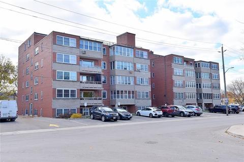 301 - 9 Grant Boulevard, Condo with 2 bedrooms, 1 bathrooms and 1 parking in Hamilton ON | Card Image