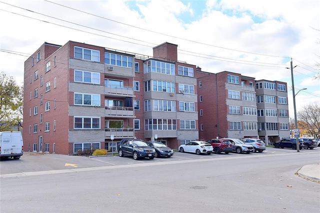 301 - 9 Grant Boulevard, Condo with 2 bedrooms, 1 bathrooms and 1 parking in Hamilton ON | Image 1