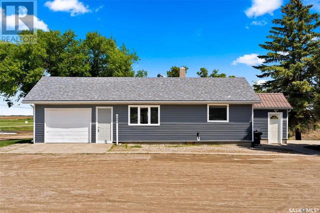 402 Blenkhorn Street, House detached with 2 bedrooms, 2 bathrooms and null parking in Vibank SK | Image 33