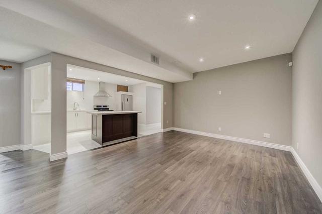60 - 60 Townsgate Dr N, Home with 1 bedrooms, 1 bathrooms and 2 parking in Vaughan ON | Image 5