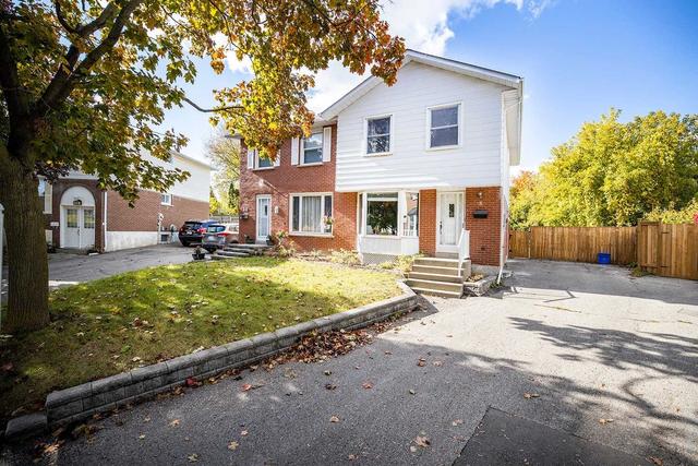 8 Vancouver Crt, House semidetached with 3 bedrooms, 2 bathrooms and 3 parking in Oshawa ON | Image 1