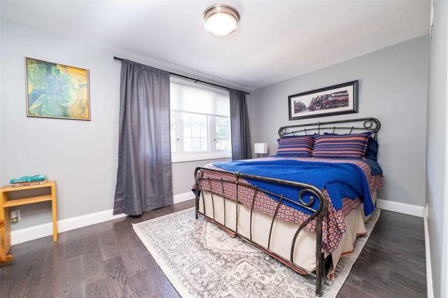 30 Varsity Rd, House semidetached with 3 bedrooms, 2 bathrooms and 5 parking in Toronto ON | Image 11