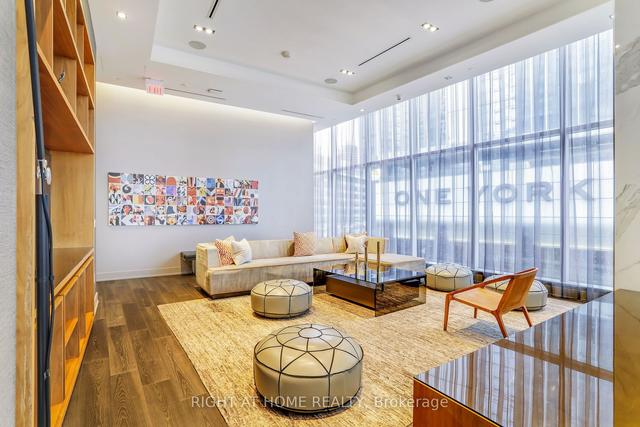 2403 - 10 York St St N, Condo with 2 bedrooms, 2 bathrooms and 1 parking in Toronto ON | Image 34