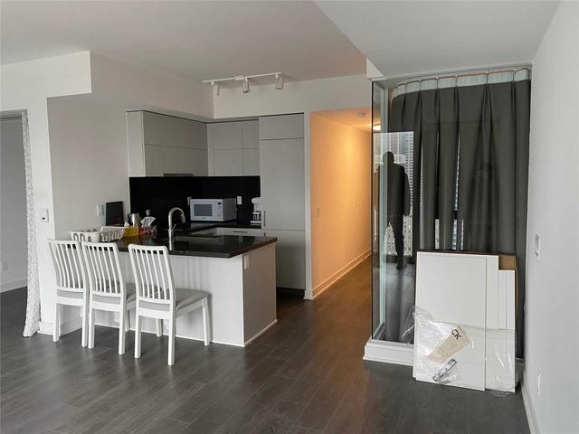 2204 - 188 Cumberland St, Condo with 2 bedrooms, 2 bathrooms and 0 parking in Toronto ON | Image 7