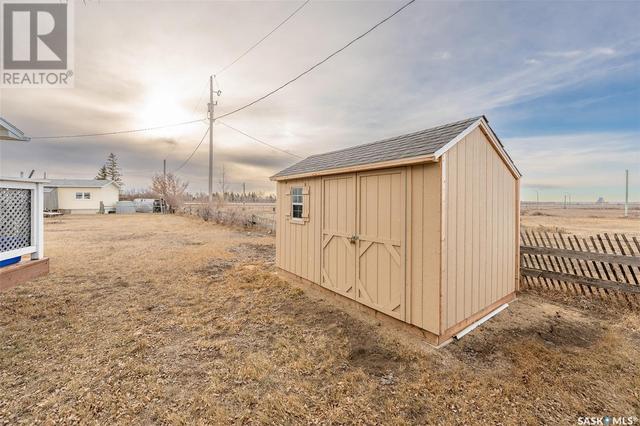b5 - 145 North Service Road, Home with 3 bedrooms, 1 bathrooms and null parking in Moose Jaw SK | Image 32