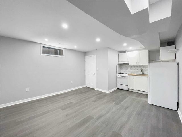 lower - 20 Kingsley Ave, Condo with 2 bedrooms, 1 bathrooms and 1 parking in Toronto ON | Image 7