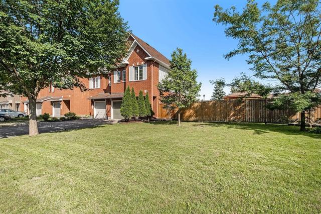 2095 Liska St, House attached with 3 bedrooms, 3 bathrooms and 3 parking in Ottawa ON | Image 12