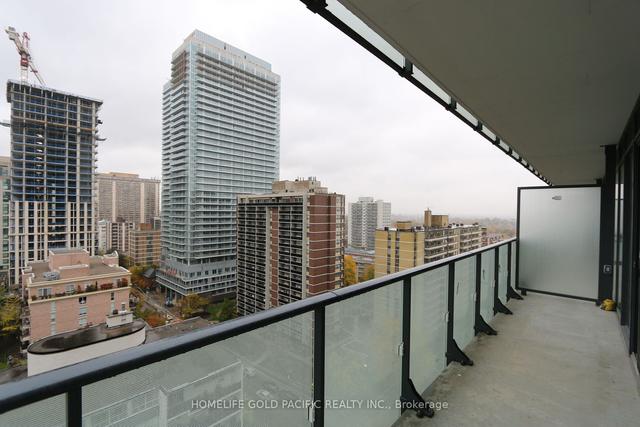 1203 - 161 Roehampton Ave, Condo with 1 bedrooms, 1 bathrooms and 0 parking in Toronto ON | Image 3