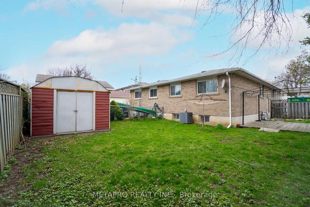 270 Archdekin Dr, House semidetached with 3 bedrooms, 2 bathrooms and 3 parking in Brampton ON | Image 17