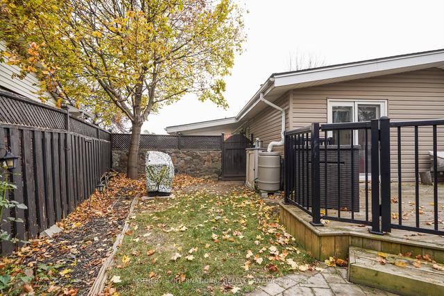 12 Stirling Pl, House detached with 3 bedrooms, 2 bathrooms and 3 parking in Guelph ON | Image 27