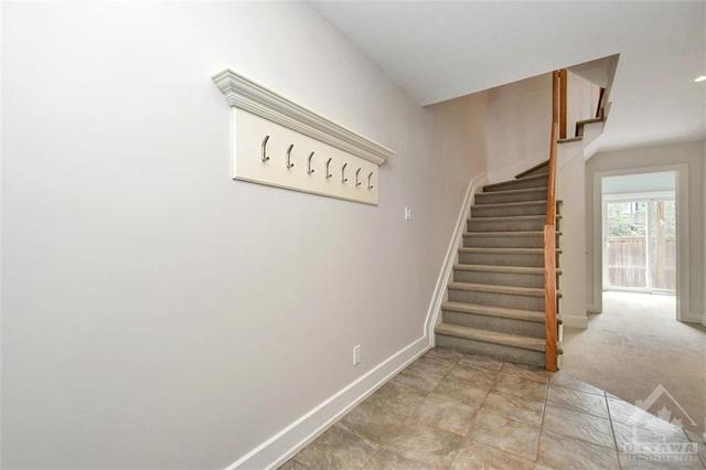336 Boudreau Street, Townhouse with 3 bedrooms, 3 bathrooms and 2 parking in Ottawa ON | Image 3
