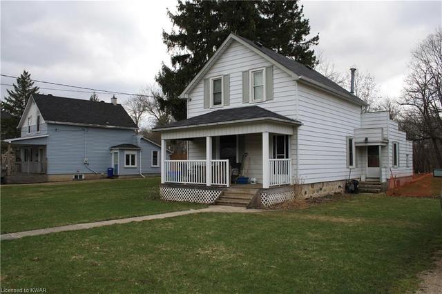 252 Queen Street S, House detached with 3 bedrooms, 1 bathrooms and null parking in West Grey ON | Image 1