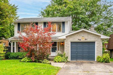 55 Underhill Cres, House detached with 3 bedrooms, 2 bathrooms and 4 parking in Kitchener ON | Card Image