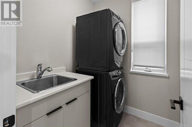 main level laundry room | Image 33