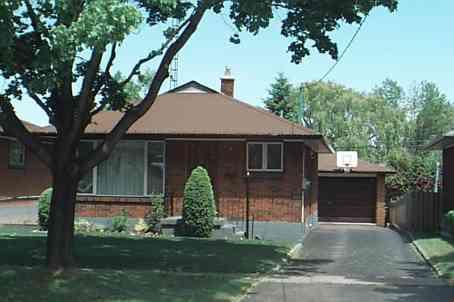 871 Myers St, House detached with 3 bedrooms, 2 bathrooms and 2 parking in Oshawa ON | Image 1