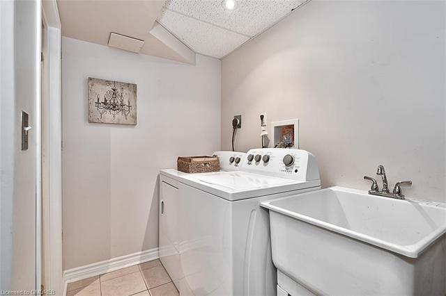 2185 Baronwood Drive, House attached with 3 bedrooms, 1 bathrooms and 2 parking in Oakville ON | Image 17