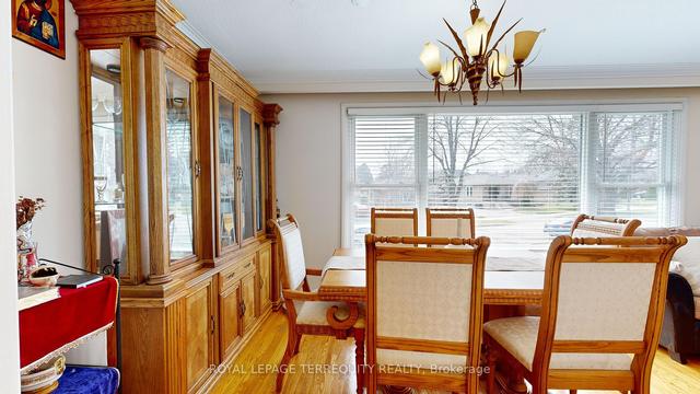 8 Gentian Dr, House detached with 3 bedrooms, 2 bathrooms and 7 parking in Toronto ON | Image 35