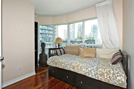 820 - 600 Queens Quay Blvd W, Condo with 2 bedrooms, 2 bathrooms and 1 parking in Toronto ON | Image 6