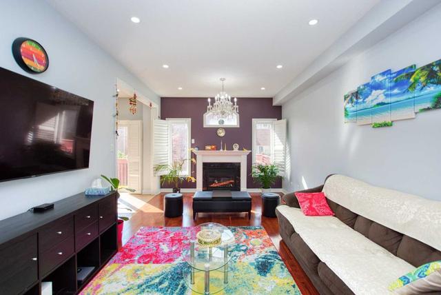 upper - 18 Saint Eugene St, House semidetached with 3 bedrooms, 3 bathrooms and 2 parking in Brampton ON | Image 4