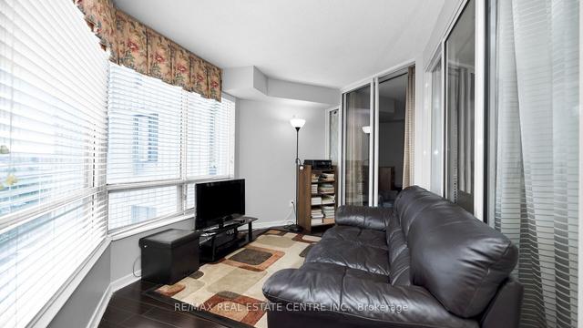 803 - 26 Hanover Rd, Condo with 2 bedrooms, 2 bathrooms and 2 parking in Brampton ON | Image 11