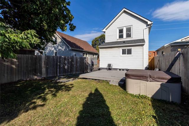 181 Vine St S, House detached with 3 bedrooms, 1 bathrooms and 2 parking in St. Catharines ON | Image 32