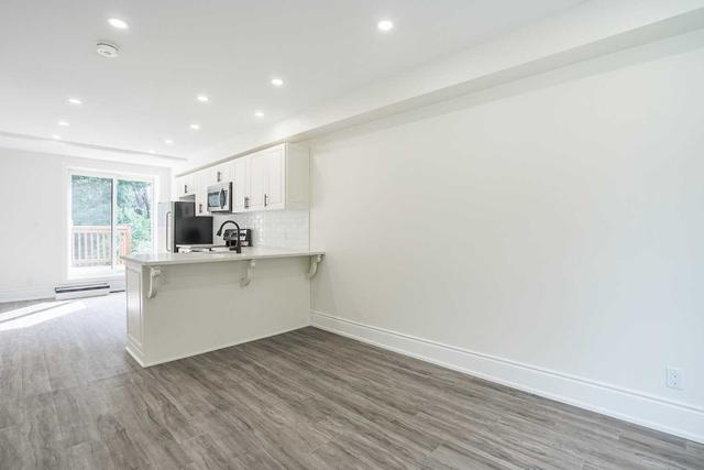 27 Melrose Ave S, House detached with 6 bedrooms, 3 bathrooms and 5 parking in Hamilton ON | Image 7