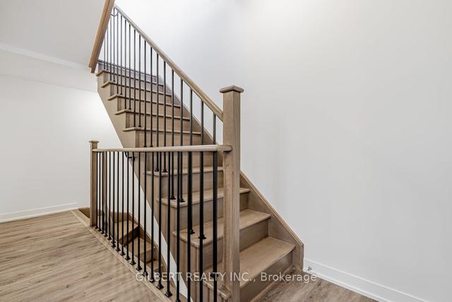 8 - 14 Marquette Ave, Townhouse with 3 bedrooms, 2 bathrooms and 1 parking in Toronto ON | Image 9
