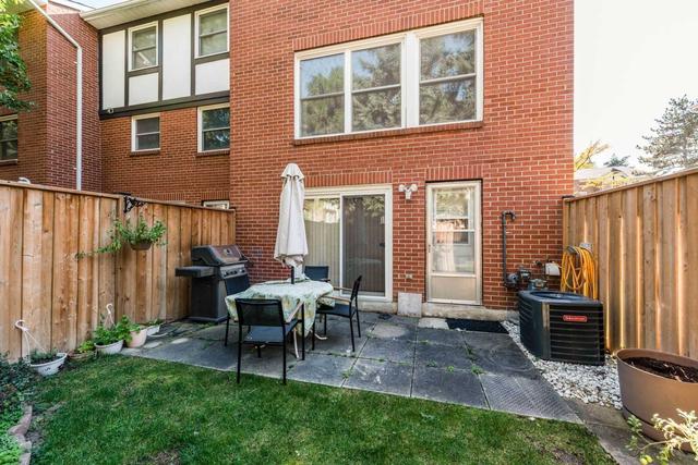 352 Simonston Blvd, Townhouse with 3 bedrooms, 3 bathrooms and 2 parking in Markham ON | Image 17