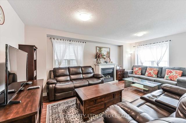 944 Broadway Blvd, House detached with 3 bedrooms, 3 bathrooms and 4 parking in Peterborough ON | Image 23