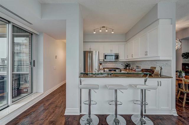 910e - 500 Queens Quay W, Condo with 2 bedrooms, 2 bathrooms and 2 parking in Toronto ON | Image 6