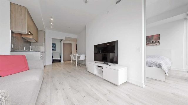 0705 - 161 Roehampton Ave, Condo with 1 bedrooms, 1 bathrooms and 0 parking in Toronto ON | Image 34