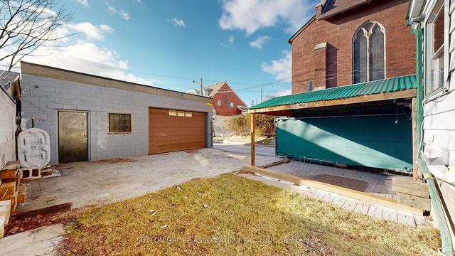 616 Delaware Ave N, House detached with 3 bedrooms, 2 bathrooms and 5 parking in Toronto ON | Image 20