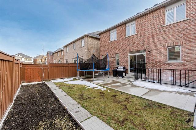 17 Amy Ave, House detached with 3 bedrooms, 4 bathrooms and 4 parking in Brampton ON | Image 20