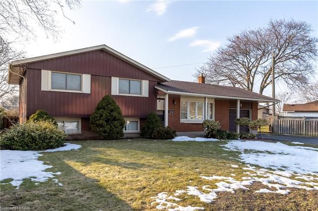 43 Strathcona Drive, House detached with 3 bedrooms, 1 bathrooms and null parking in St. Catharines ON | Image 2