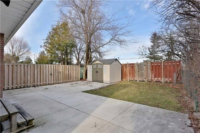 1569 Hobbs Cres, House semidetached with 3 bedrooms, 2 bathrooms and 2 parking in Mississauga ON | Image 19