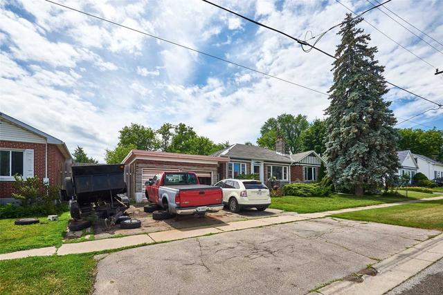 301 Elgin St W, House detached with 3 bedrooms, 2 bathrooms and 5 parking in Oshawa ON | Image 27
