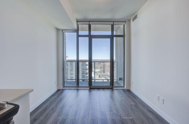 1805 - 60 Frederick St, Condo with 1 bedrooms, 1 bathrooms and 0 parking in Kitchener ON | Image 2