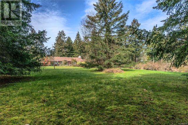 2050 Sanders Rd, House detached with 4 bedrooms, 3 bathrooms and 4 parking in Nanaimo E BC | Image 22