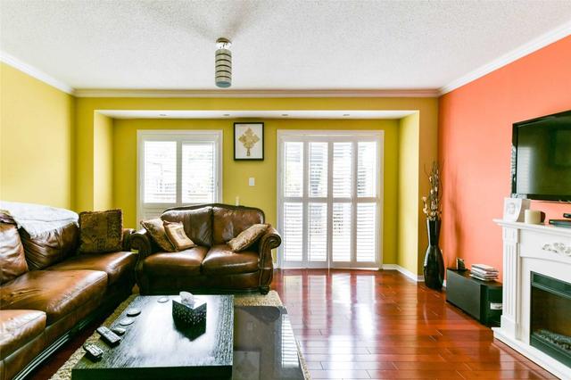 80 Conn Smythe Dr, House attached with 2 bedrooms, 3 bathrooms and 2 parking in Toronto ON | Image 2