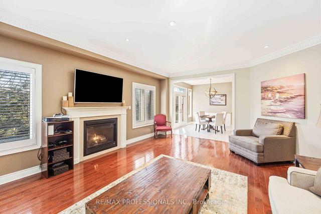 41 St Phillips Rd, House detached with 4 bedrooms, 5 bathrooms and 4 parking in Toronto ON | Image 2
