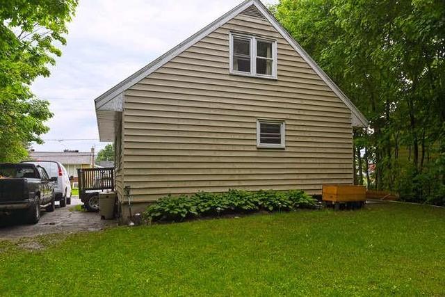 225 Ormond Street, House detached with 2 bedrooms, 1 bathrooms and 2 parking in Brockville ON | Image 4